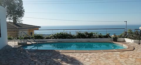 Apartment with pool and fantastic views