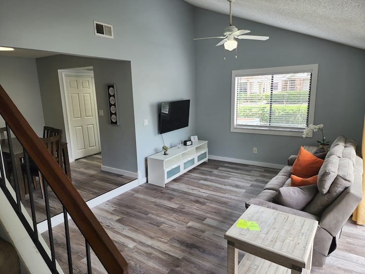 Comfortable & Spacious 2 Beds - 2 Baths Townhouse - 키씸미
