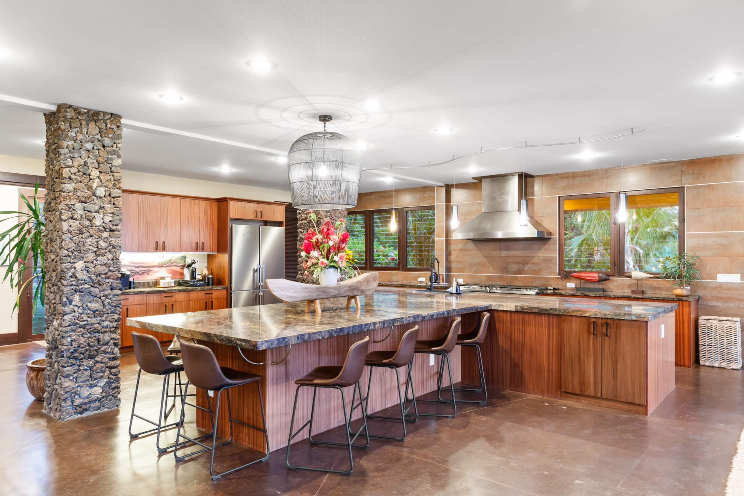 Home in Wailea · ★5.0 · 4 bedrooms · 5 beds · 3.5 baths - Photo 12