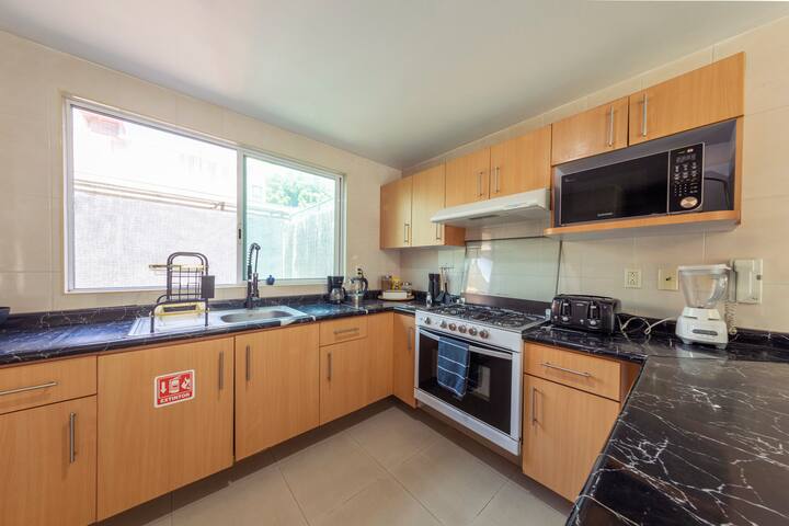 Linda Casa Para Grupos En El Mejor Barrio De CDMX. gallery image 5