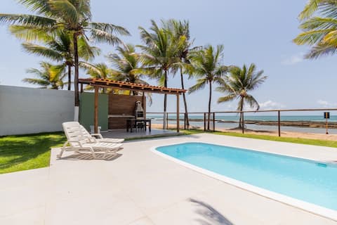 Blue house by the sea, 25 km from the airport (Recife)