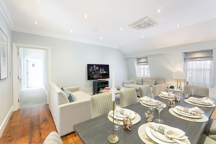 Modern Penthouse in Paddington • 3BR • A/C