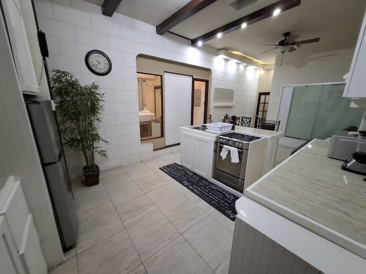 Shalom One Bedroom -Cozy, Work From Home Remotely - Barbados