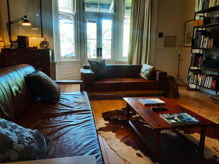 Vintage "The Vision". 25% Off On Monthly Booking. - Cape Town
