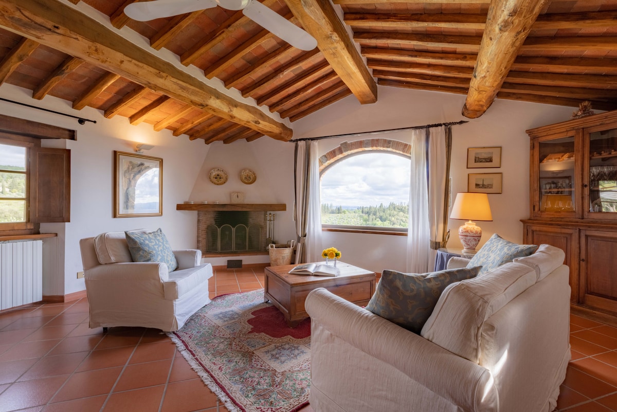 Top Airbnb: Cipressini 1 - Swimming pool and stunning view in Castellina In Chianti