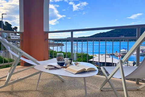 Villa Claudia [1 minute walk to beach]