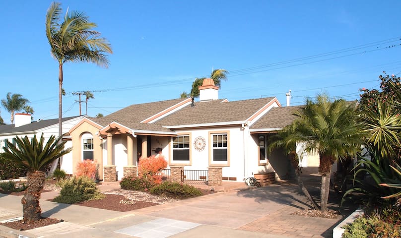 San Diego Beach & Bay 4 bed 3 bath, sleeps 8 A/C