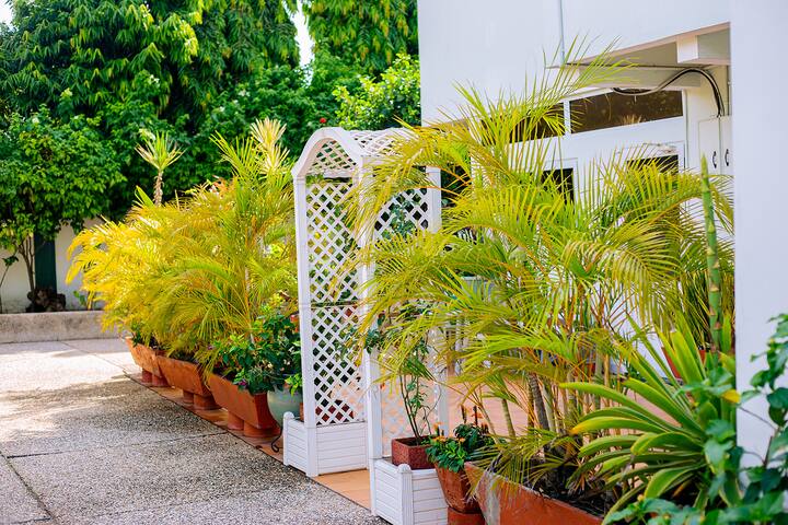 2privates Rooms @ Osu With Rooftop Oceanview - Ghana