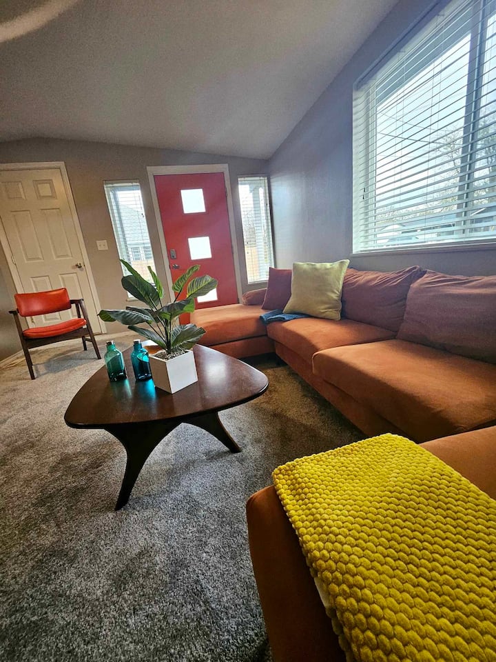 Hucrest Vibes! Mcm
 2bedroom 2bath Fire Pit & Deck - Roseburg, OR