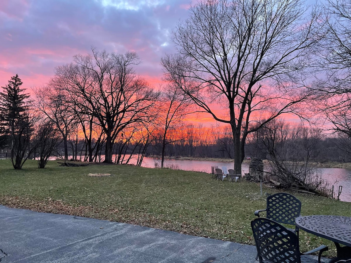 The River House in Historic Rockton Illinois Houses for Rent in