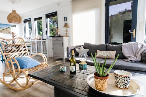 Top Airbnb: Carteret at the foot of the Cape – cozy house with garden à Barneville Carteret