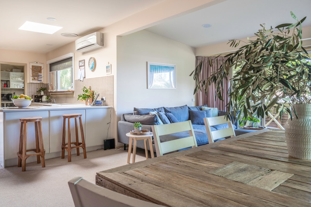 Top Airbnb: Anything but plain at Plain St Tootgarook in Tootgarook