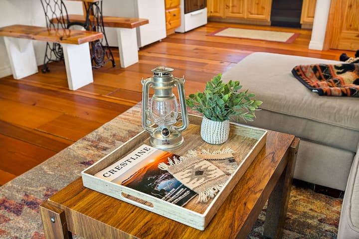 The Little Bear Cabin: Peaceful & Charming Escape - San Bernardino, CA