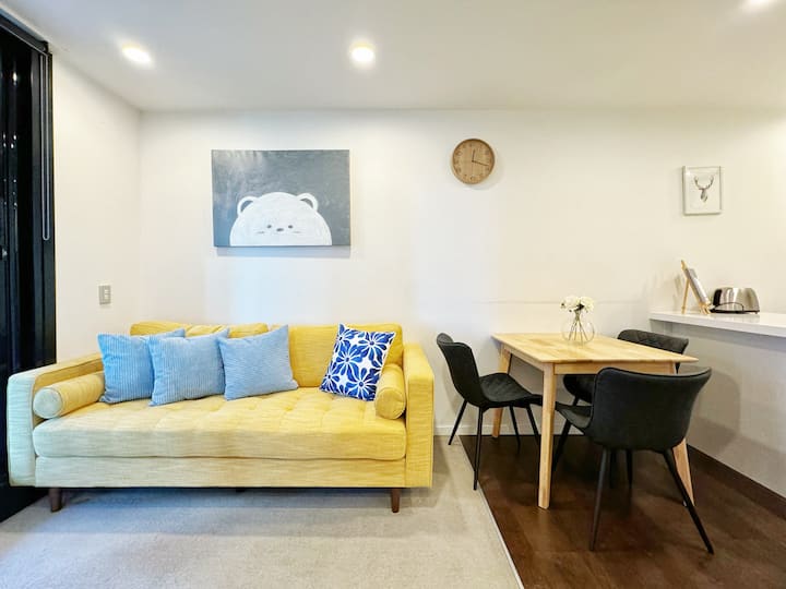 Modern 2 Bedroom Beside Skytower,queen St Vs Pool - Auckland