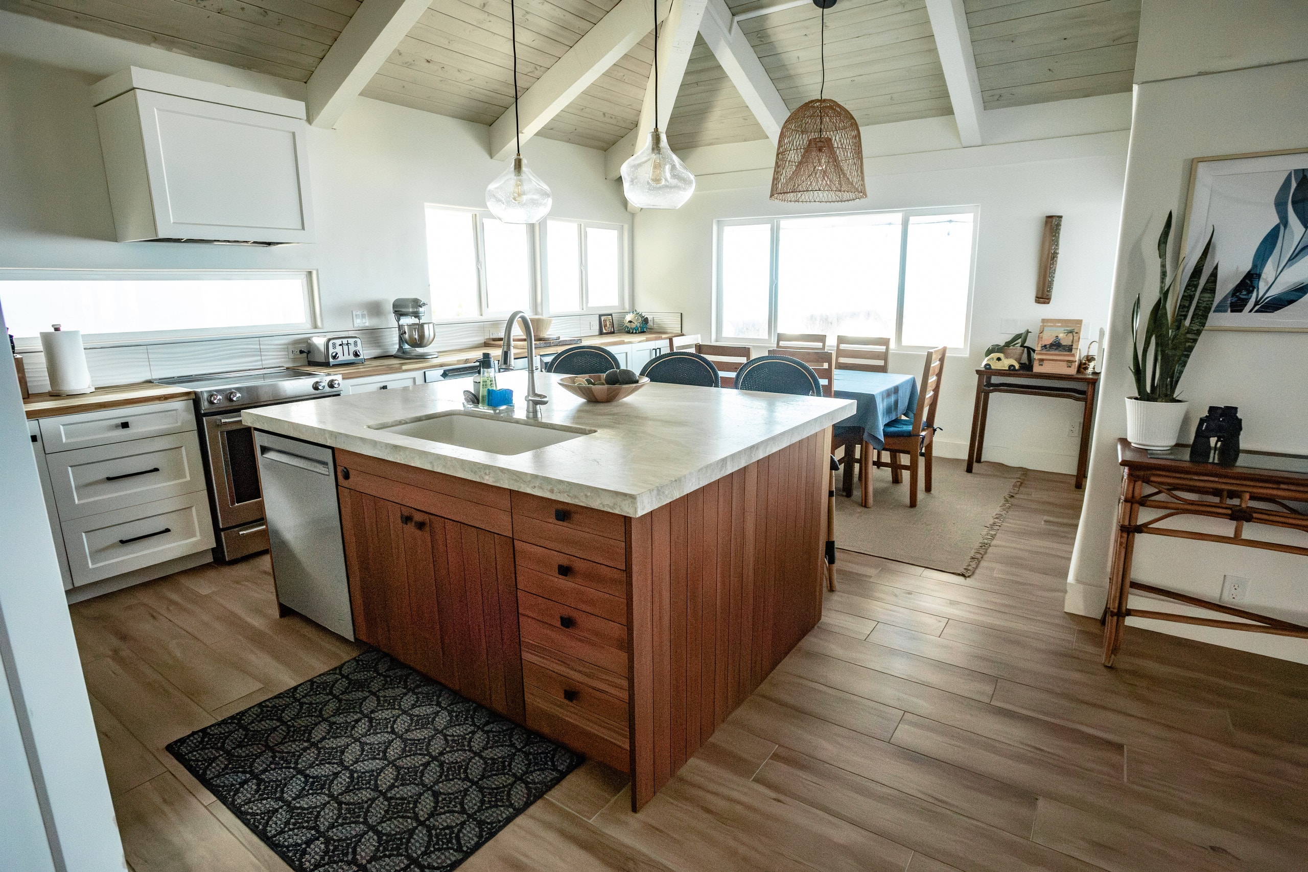 Home in Kailua-Kona · ★4.93 · 3 bedrooms · 6 beds · 3 baths - Image 14