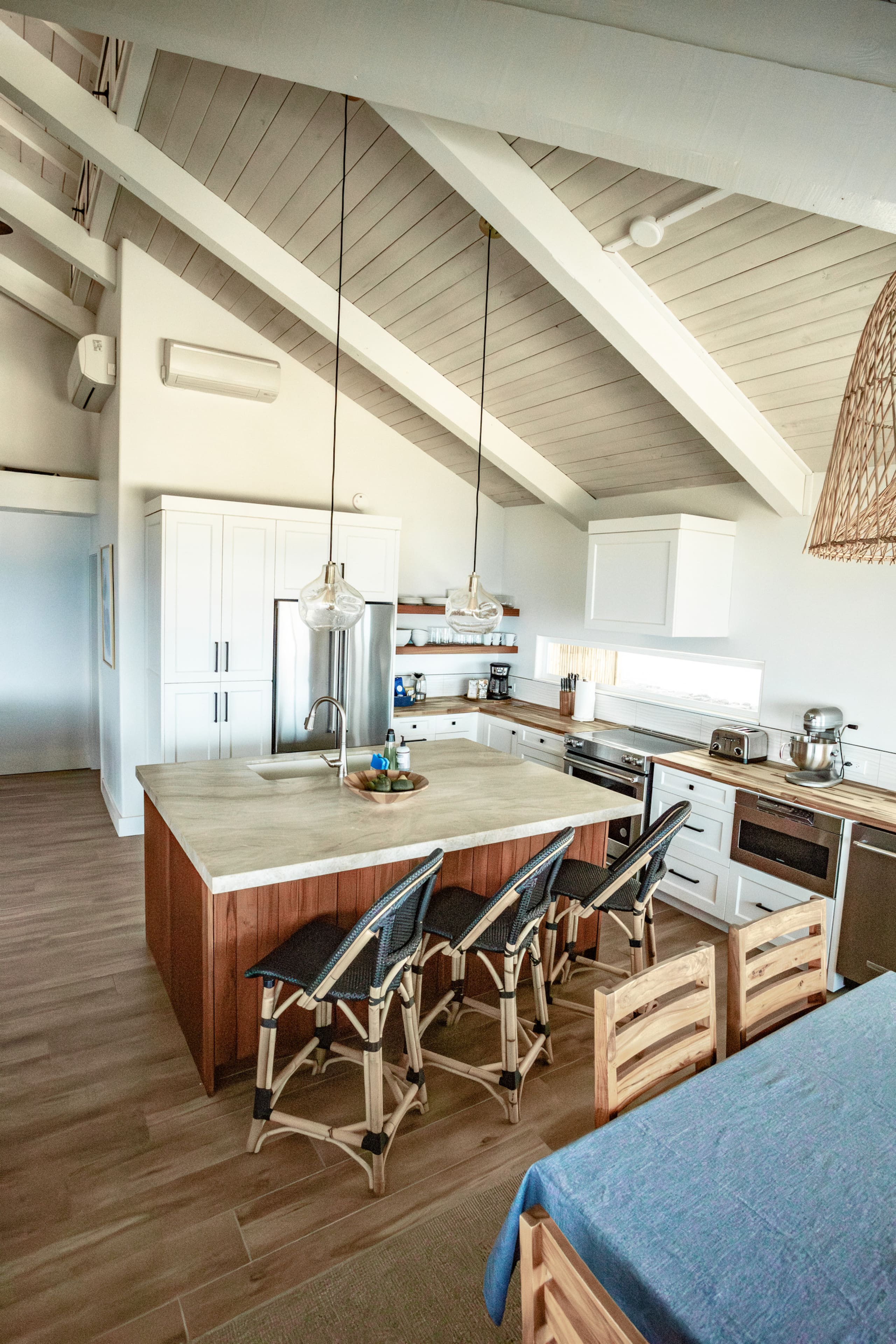 Home in Kailua-Kona · ★4.93 · 3 bedrooms · 6 beds · 3 baths - Image 8