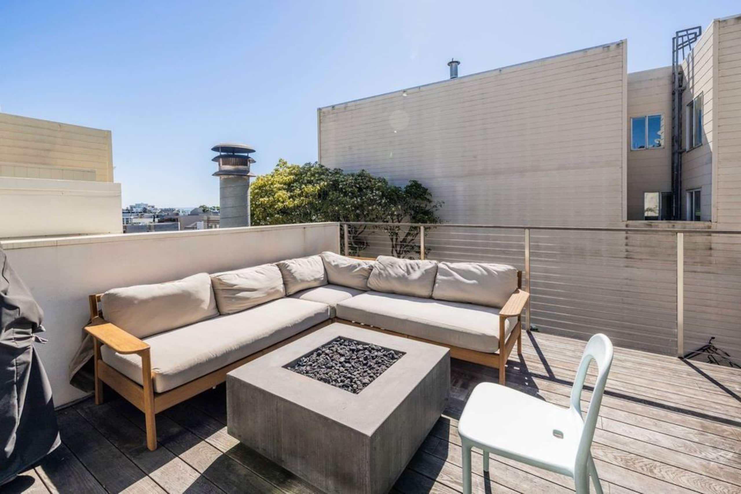 Home in San Francisco · ★5.0 · 3 bedrooms · 4 beds · 2 baths - Image 18
