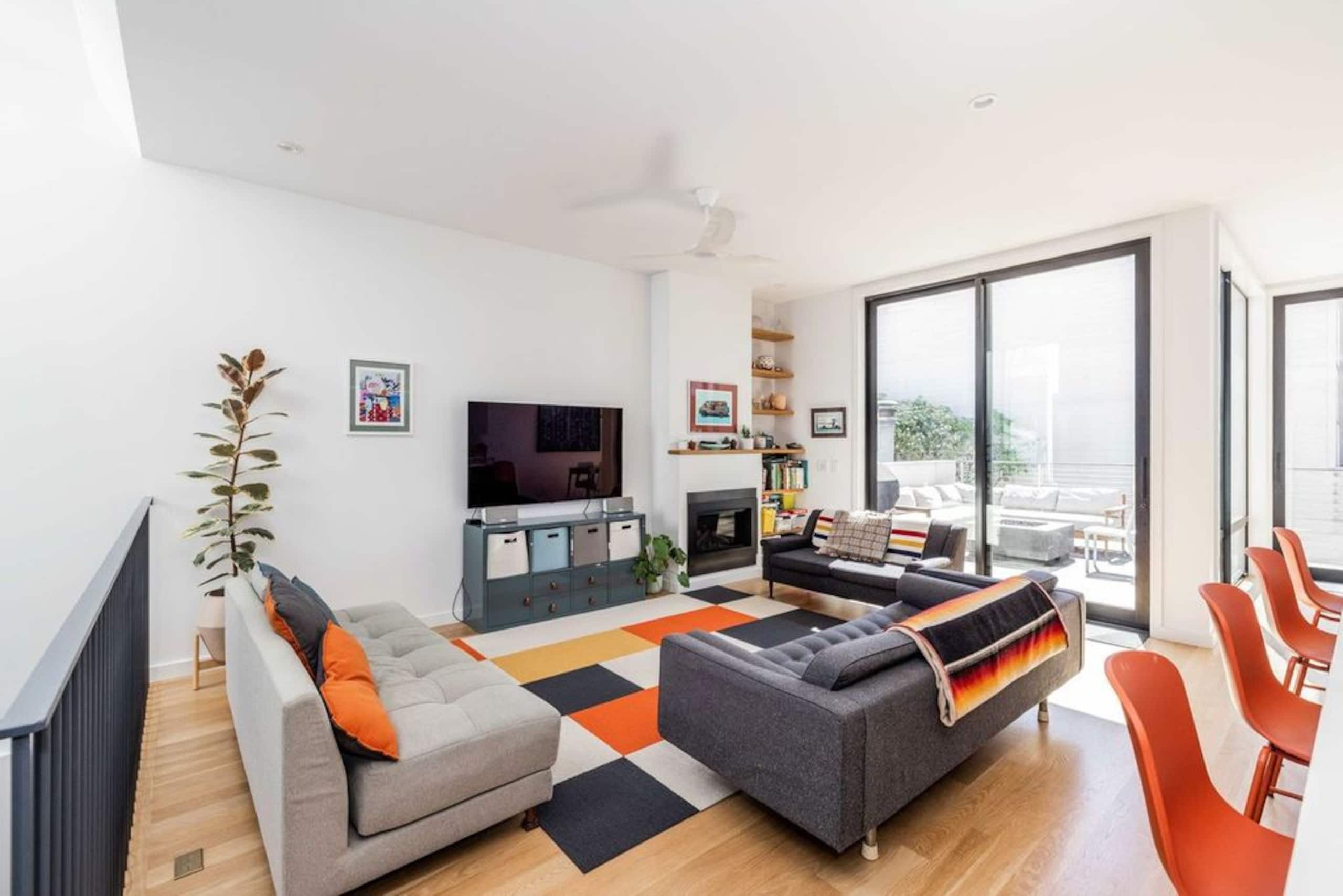 Home in San Francisco · ★5.0 · 3 bedrooms · 4 beds · 2 baths - Image 2