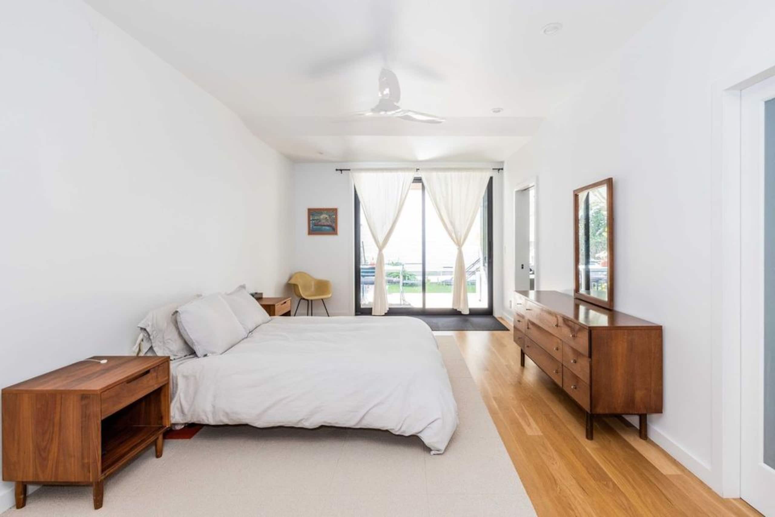 Home in San Francisco · ★5.0 · 3 bedrooms · 4 beds · 2 baths - Image 8
