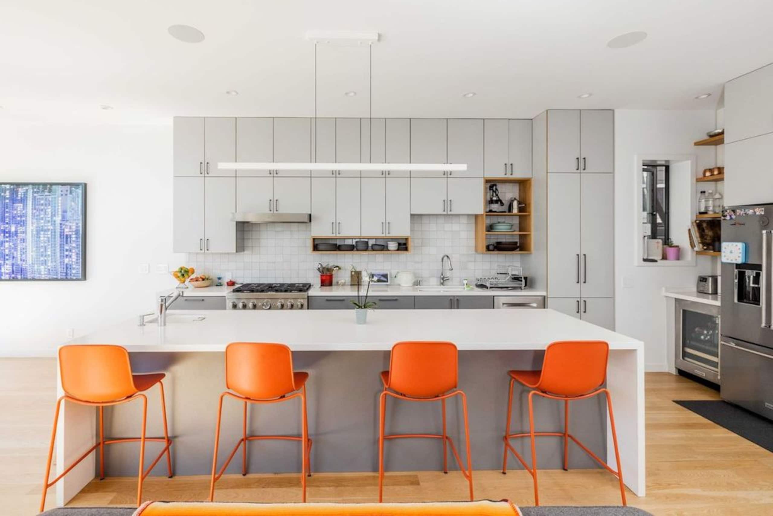 Home in San Francisco · ★5.0 · 3 bedrooms · 4 beds · 2 baths - Image 3