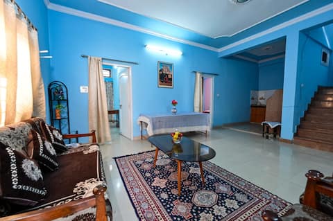AC 3 BHK Bunglow Staff/Cook in Chunabhatti Bhopal.