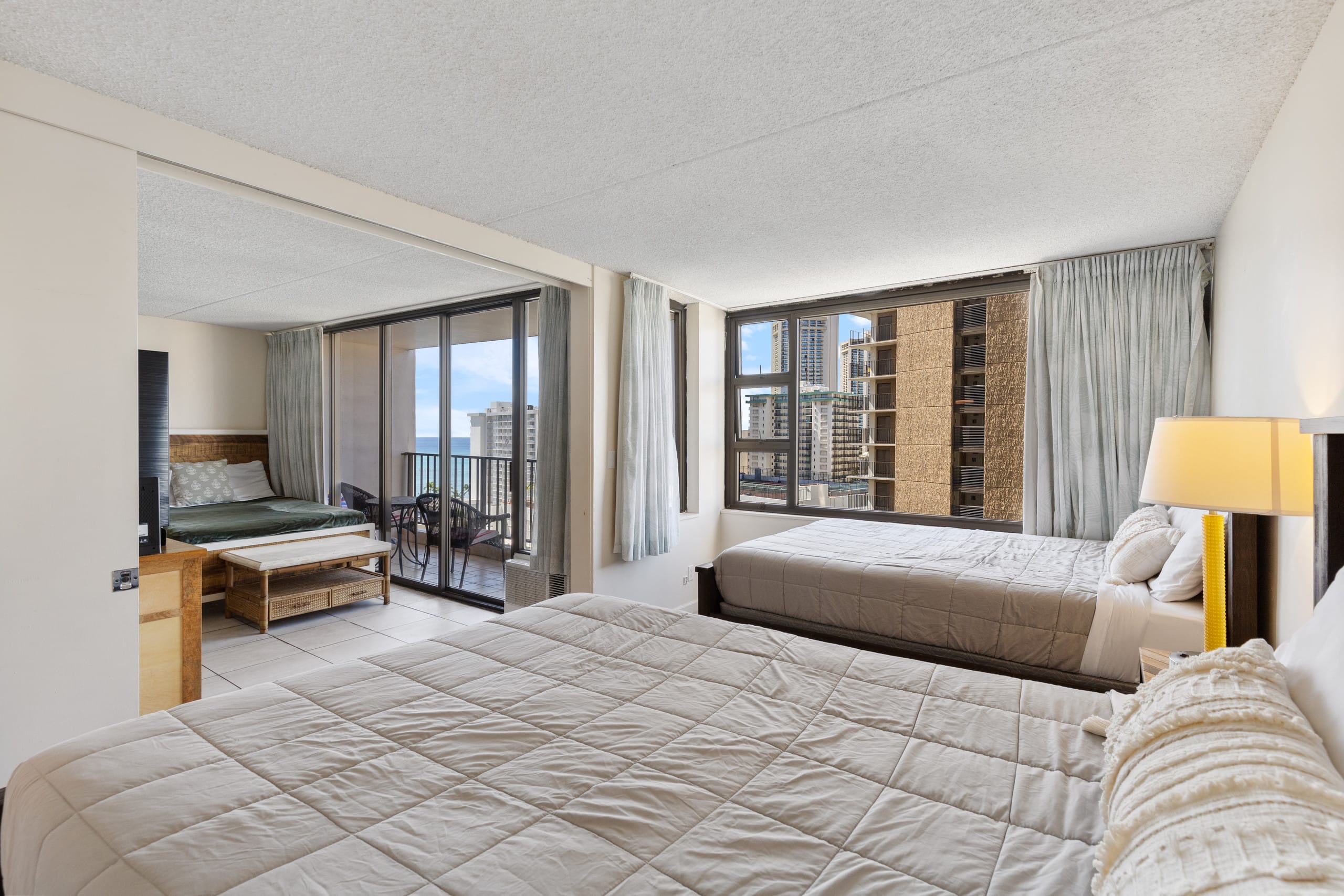 Condo in Honolulu · ★4.64 · 1 bedroom · 3 beds · 1 private bath - Image 6