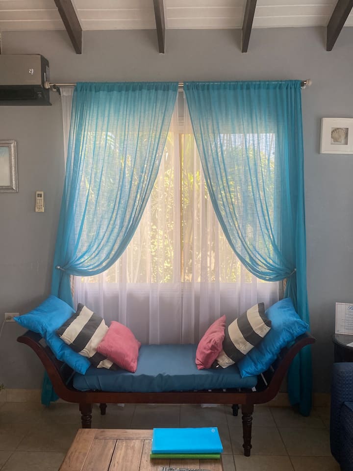 Beachhouse/w. Pool -10/15 Min. Walk To The Beach - Aruba