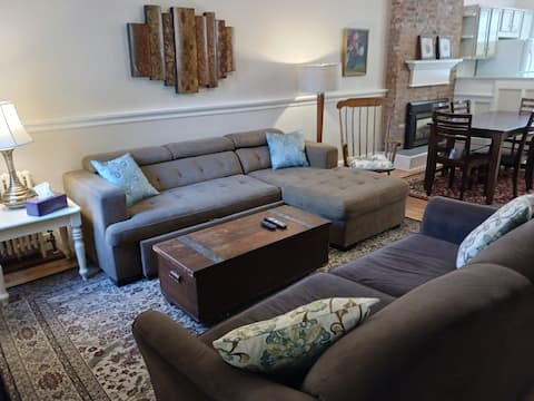 Spacious Historic 3BR/1.5BA Troy Washington Park