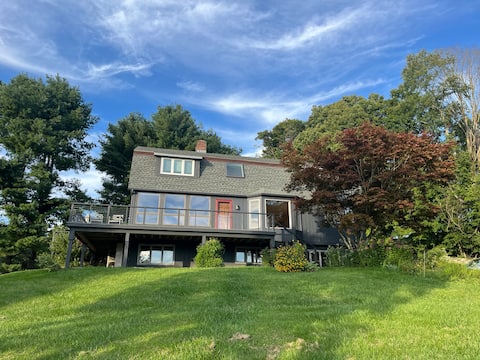 Mountain Retreat with a View