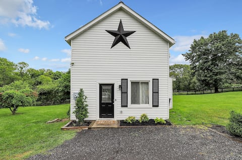 Cottage Escape in Virginia Wine Country