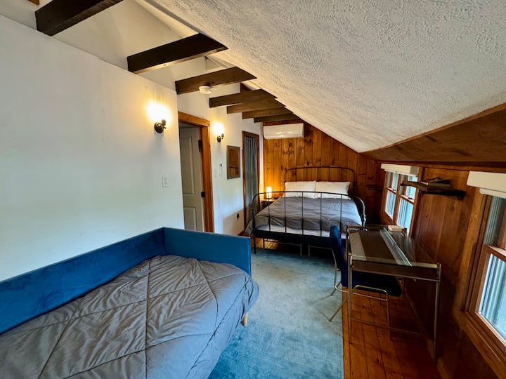 Მე-2 სართულის საძინებლის ხედი