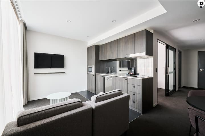 Stylish Executive One Bedroom Apartment - Belconnen