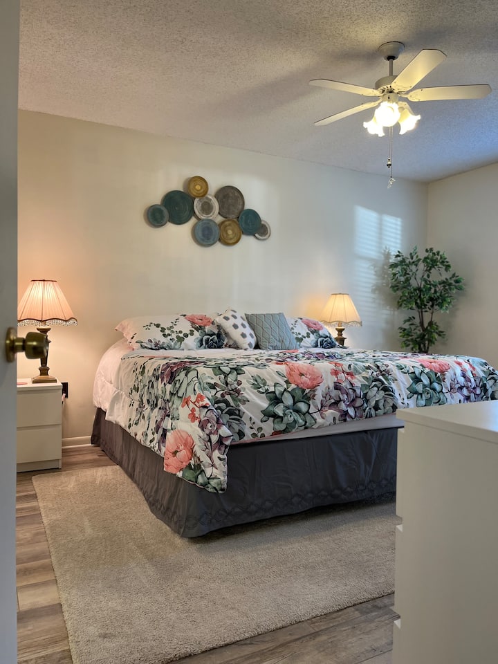 Beautiful Florida Condo Near Beach In Bradenton - Bradenton, FL