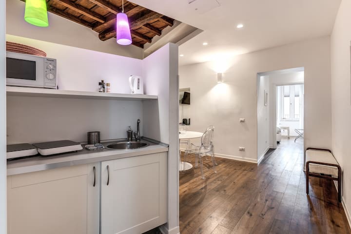 Beautiful Apt Camilla 30 mt from Piazza di Spagna gallery image 5