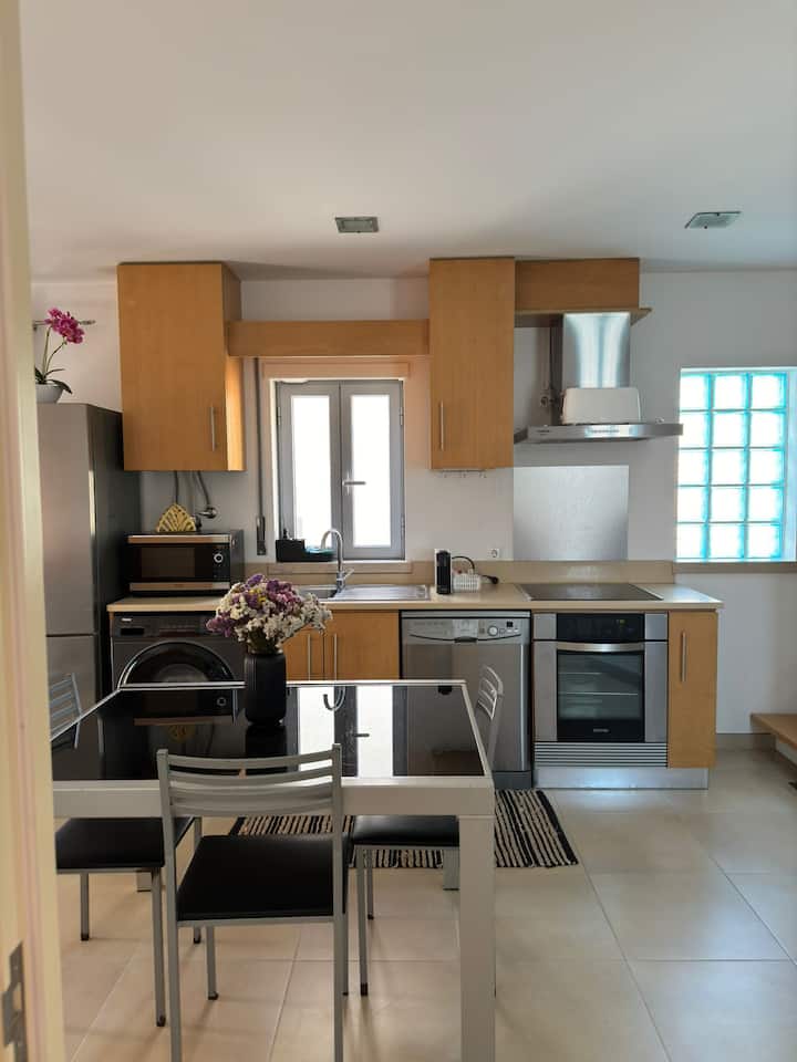 T: 1 Oceano Breeze Guesthouse - Nazaré