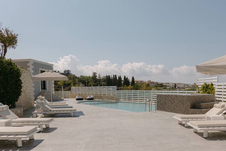 Olivia Villa, Celestial Haven of Luxury gallery image 2