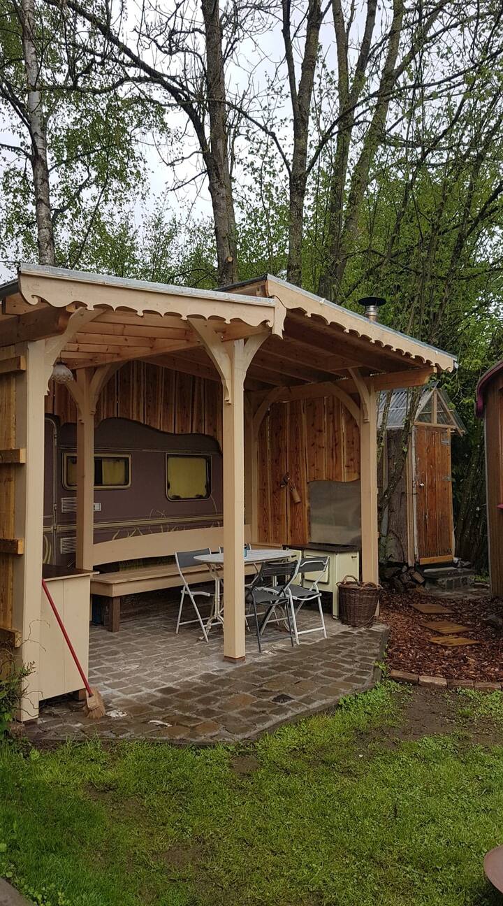 "Campement D'été"du Jardin De La Blanchisserie - Châtelet