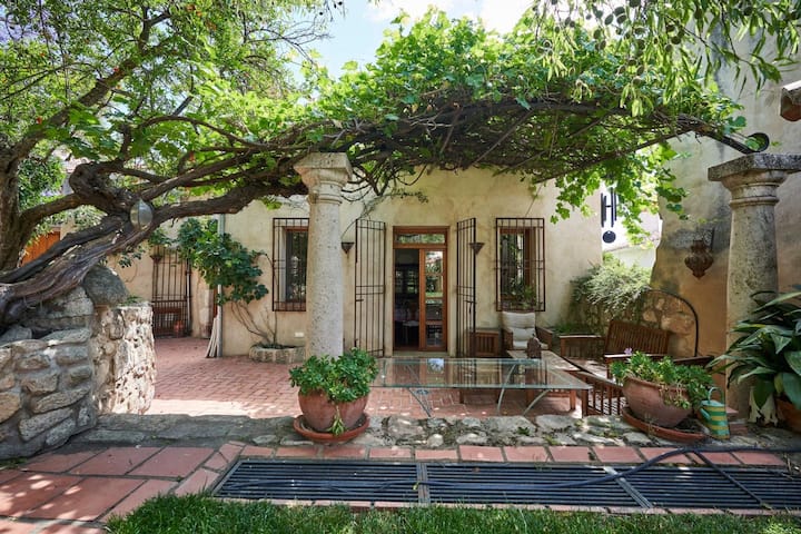 Casa Jacaranda