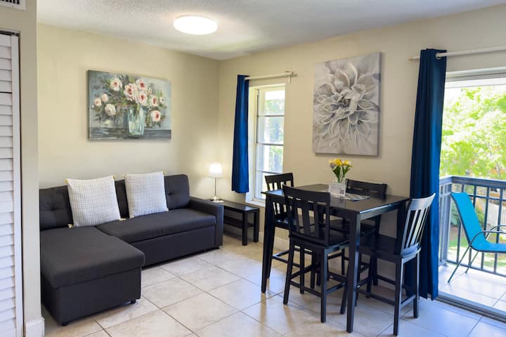 Fully Equipped 2 Minutes Walking To The Beach - North Miami Beach, FL
