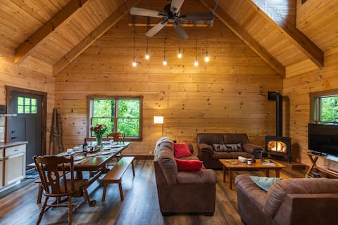 Successful Airbnb property: Cohosh - Hand hewn private log cabin Hocking Hills in Logan
