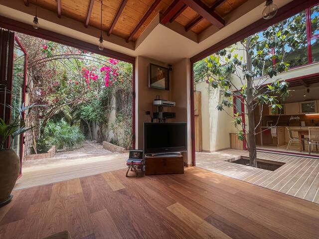 Little hidden paradise in Athens gallery image 2