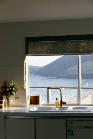 OCEAN – the heart of Blueys Beach, Pacific Palms gallery image 5