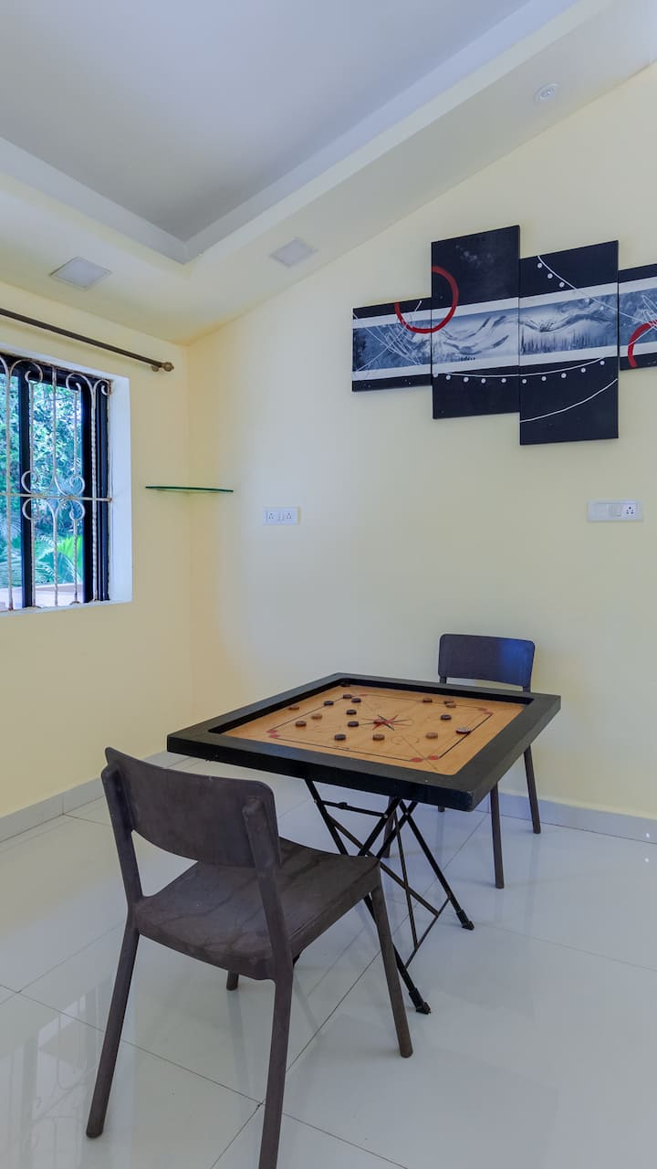 Dining area image 2