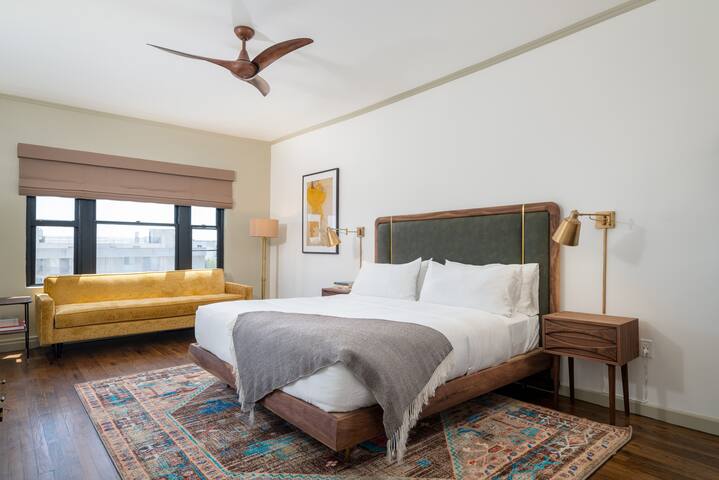 Commodore Hollywood managed Airbnb listing 2
