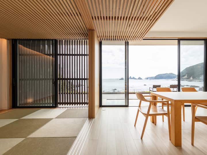 [Tide: dnevni boravak] Uz dnevni boravak nalazi se prostor s tatamijima i nema stepenica