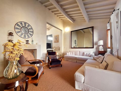 Top Airbnb: CASA DI CARLA spacious apartment in Chianti in Montespertoli