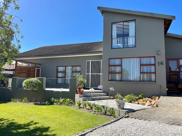 Entire House With Flatlet - Knysna