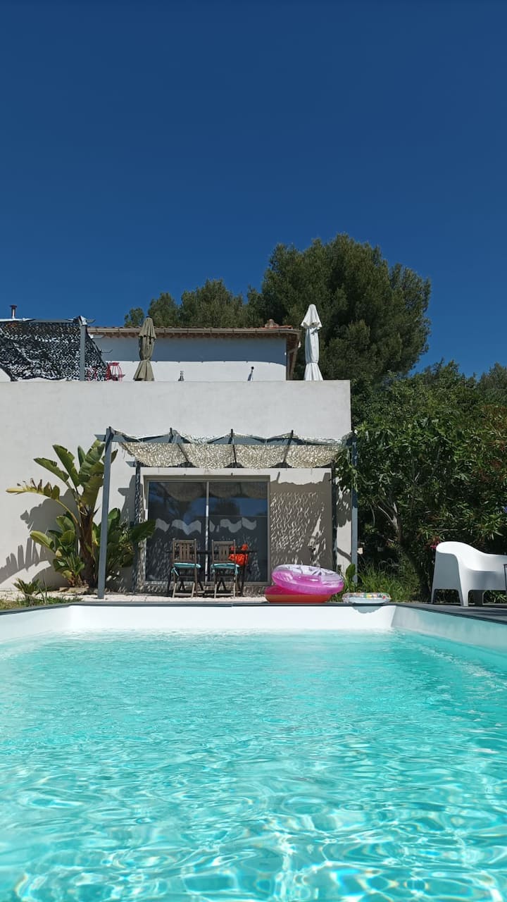 Studio Bas De Villa Face à La Piscine - La Londe-les-Maures