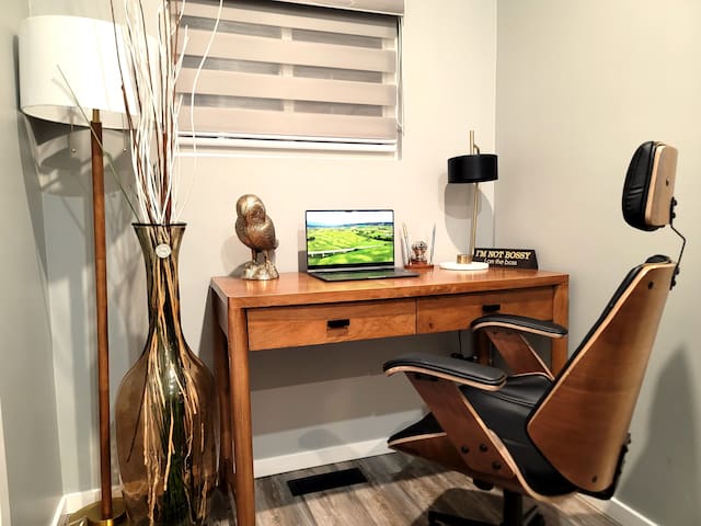 ❤️ Hawaii-Peg ❤️ Designer House. 4 Bdrm & 4 Beds. gallery image 3