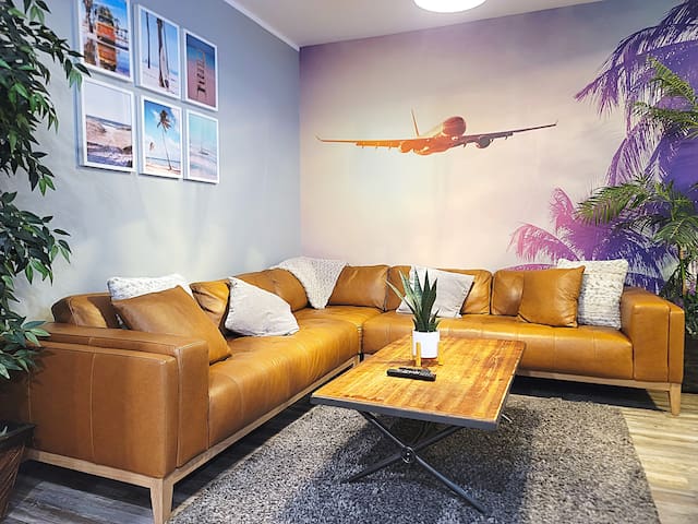 ❤️ Hawaii-Peg ❤️ Designer House. 4 Bdrm & 4 Beds. gallery image 2